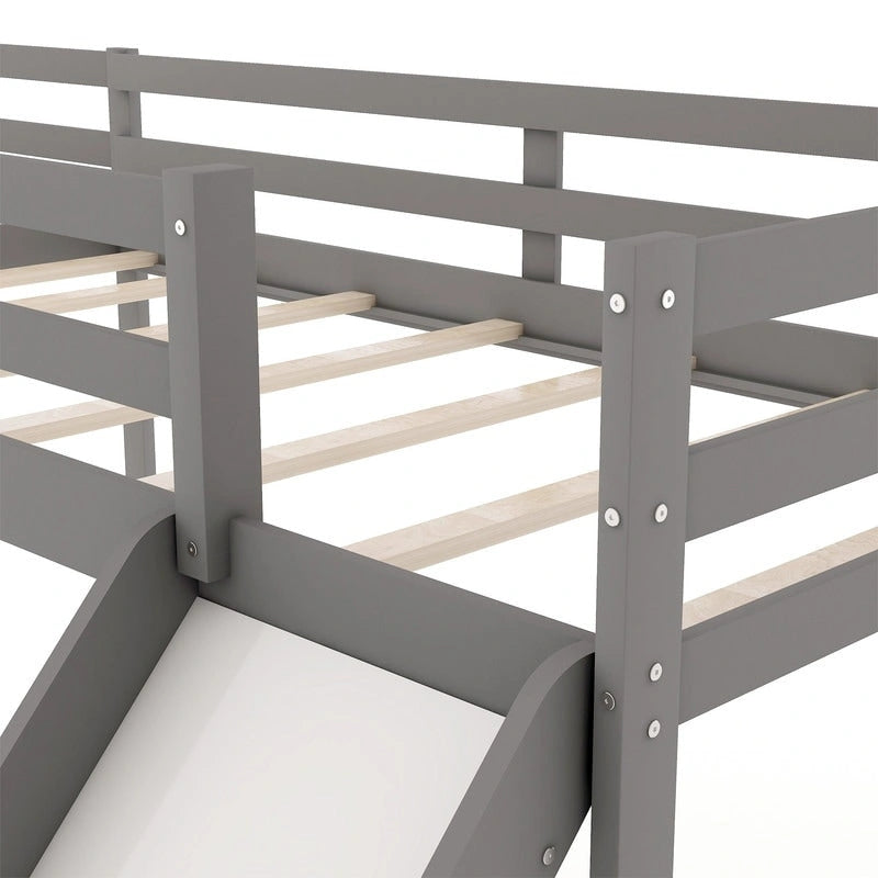 Letto a soppalco a L in legno a due piazze con scaletta e scivolo