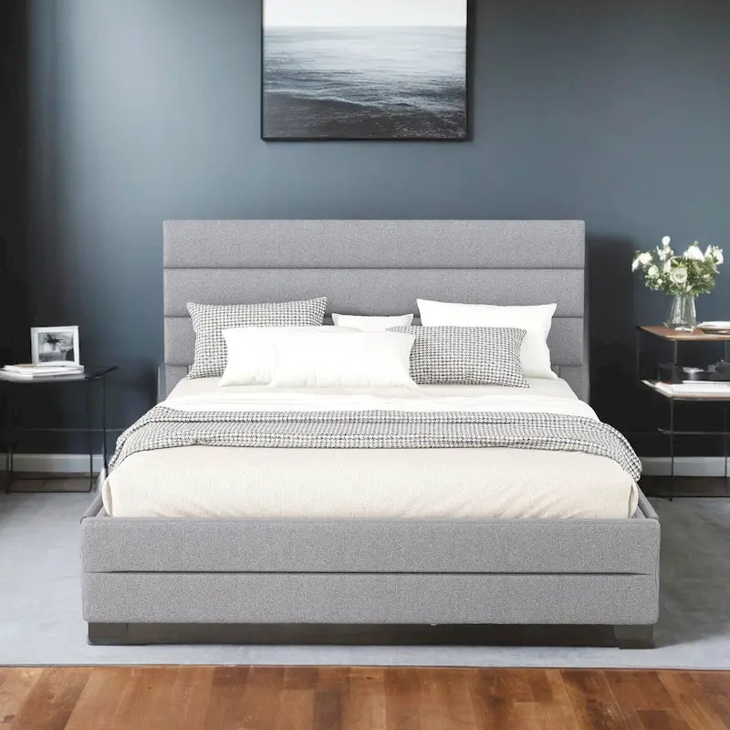 Letto matrimoniale imbottito con letto estraibile singolo e due cassetti