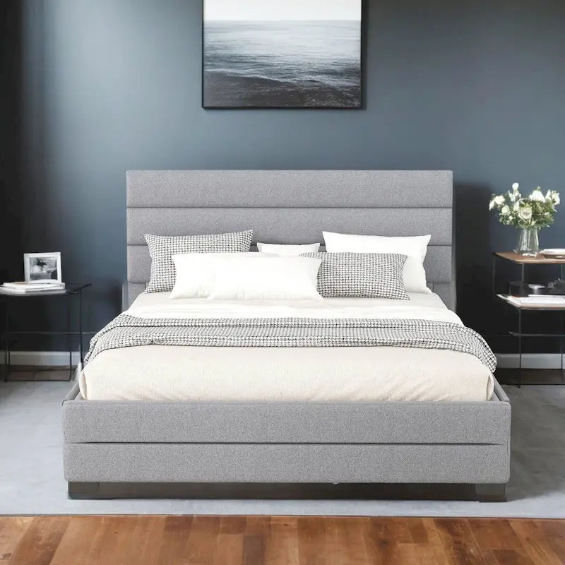 Letto matrimoniale imbottito con letto estraibile singolo e due cassetti