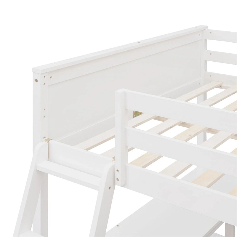 Letto a soppalco full-size con mensole e scrivania integrata, struttura in metallo, design salvaspazio