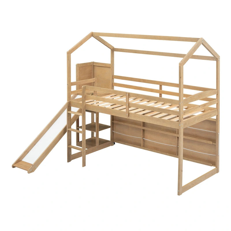 Letto a soppalco in legno a forma di casetta con materasso singolo