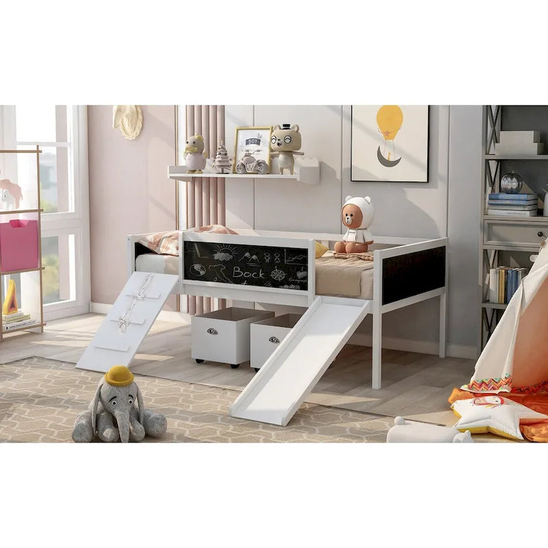 Letto a soppalco singolo con struttura per arrampicata, scivolo, lavagna fronte-retro e 2 contenitori, legno di pino